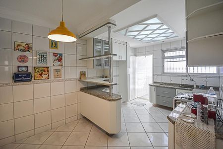 Casa à venda com 133m², 2 quartos e 3 vagasCozinha 