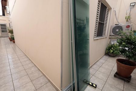 Casa à venda com 122m², 2 quartos e 2 vagasQuintal