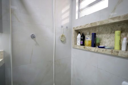 Casa à venda com 122m², 2 quartos e 2 vagasBanheiro