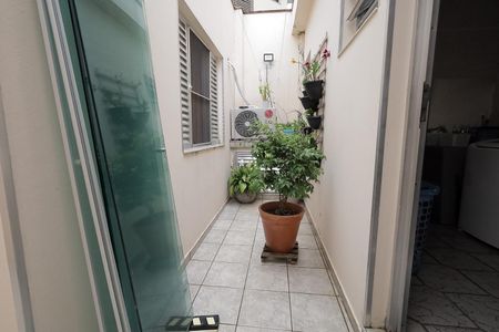 Casa à venda com 122m², 2 quartos e 2 vagasQuintal