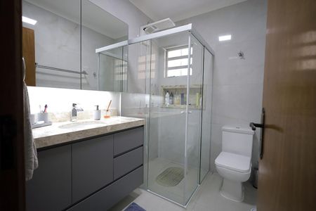 Casa à venda com 122m², 2 quartos e 2 vagasBanheiro