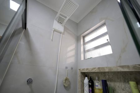 Casa à venda com 122m², 2 quartos e 2 vagasBanheiro