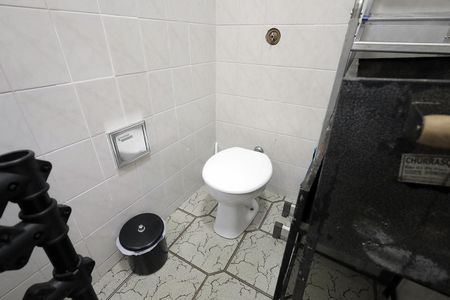 Casa à venda com 122m², 2 quartos e 2 vagasBanheiro 2