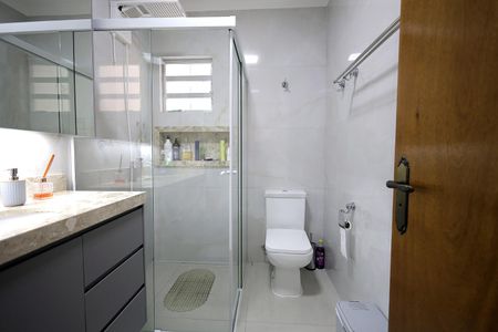 Casa à venda com 122m², 2 quartos e 2 vagasBanheiro