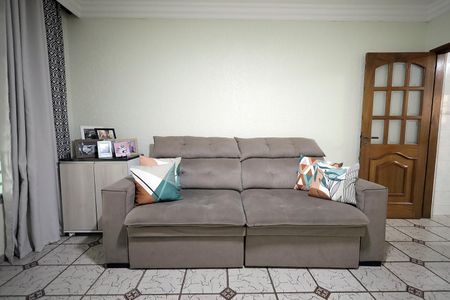 Casa à venda com 122m², 2 quartos e 2 vagasSala