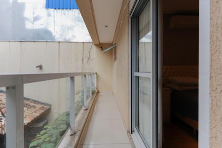 Casa à venda com 450m², 3 quartos e 4 vagas Casa à venda com 450m², 3 quartos e 4 vagasVaranda da suíte 1