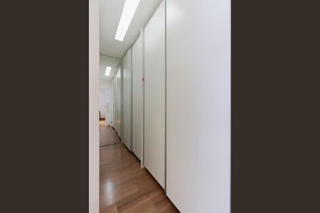Casa à venda com 450m², 3 quartos e 4 vagas Casa à venda com 450m², 3 quartos e 4 vagasCloset da suíte 1