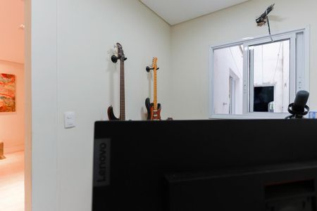 Casa à venda com 450m², 3 quartos e 4 vagas Casa à venda com 450m², 3 quartos e 4 vagasEscritório