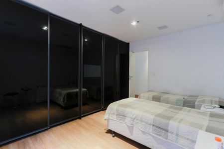 Casa à venda com 450m², 3 quartos e 4 vagas Casa à venda com 450m², 3 quartos e 4 vagasSuite 2