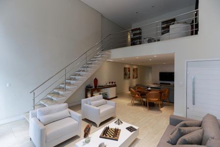 Casa à venda com 450m², 3 quartos e 4 vagas Casa à venda com 450m², 3 quartos e 4 vagasSala de estar