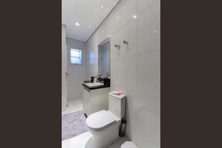 Casa à venda com 450m², 3 quartos e 4 vagas Casa à venda com 450m², 3 quartos e 4 vagasBanheiro da suíte 2