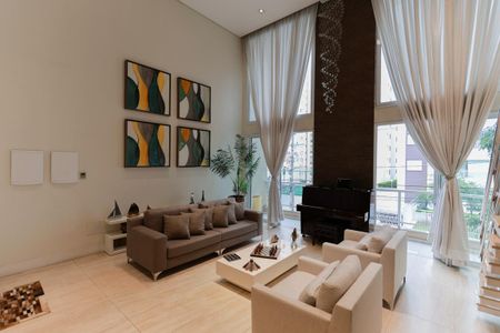 Casa à venda com 450m², 3 quartos e 4 vagas Casa à venda com 450m², 3 quartos e 4 vagasSala de estar