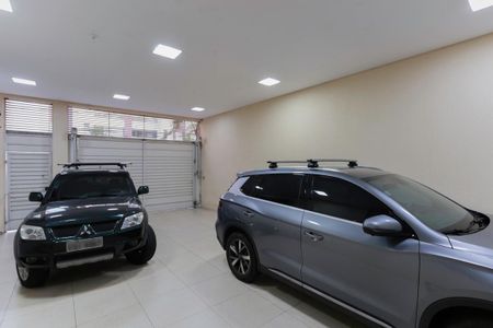 Casa à venda com 450m², 3 quartos e 4 vagas Casa à venda com 450m², 3 quartos e 4 vagasGaragem