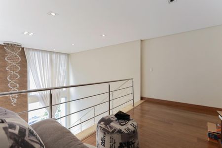 Casa à venda com 450m², 3 quartos e 4 vagas Casa à venda com 450m², 3 quartos e 4 vagasSala de leitura