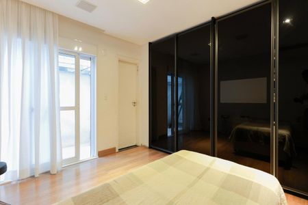 Casa à venda com 450m², 3 quartos e 4 vagas Casa à venda com 450m², 3 quartos e 4 vagasSuite 2