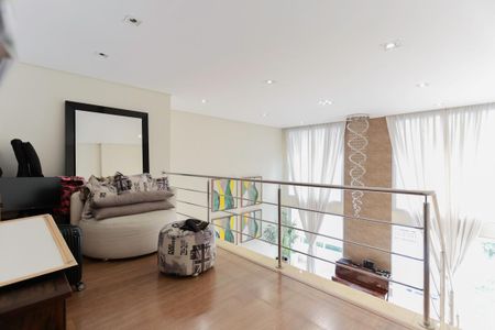 Casa à venda com 450m², 3 quartos e 4 vagas Casa à venda com 450m², 3 quartos e 4 vagasSala de leitura