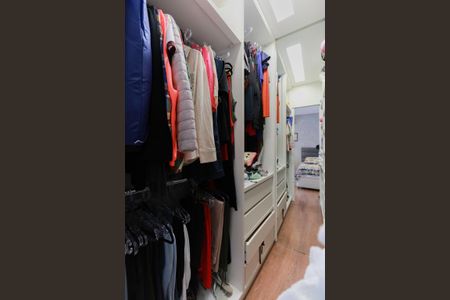 Casa à venda com 450m², 3 quartos e 4 vagas Casa à venda com 450m², 3 quartos e 4 vagasCloset da suíte 3