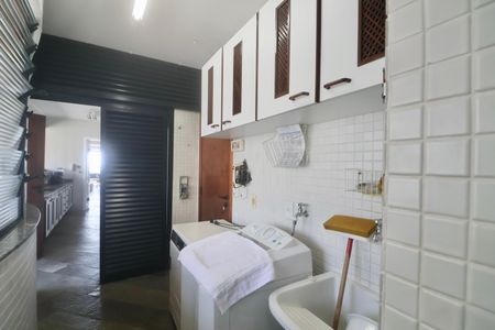 Apartamento para alugar com 280m², 4 quartos e 2 vagas Apartamento para alugar com 280m², 4 quartos e 2 vagasÁrea de Serviço