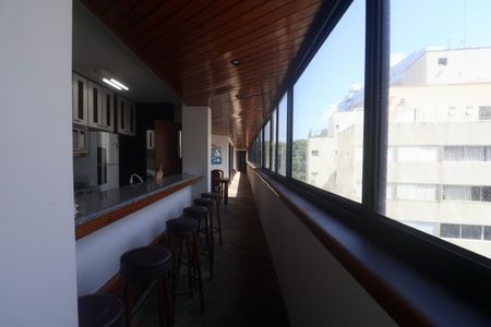 Apartamento para alugar com 280m², 4 quartos e 2 vagas Apartamento para alugar com 280m², 4 quartos e 2 vagasSala