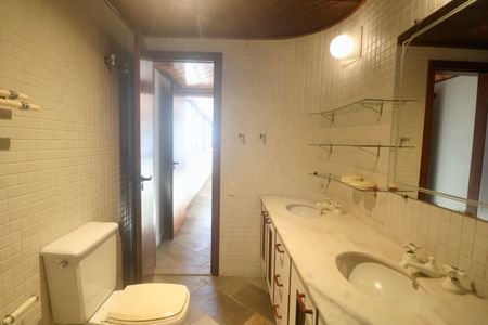 Apartamento para alugar com 280m², 4 quartos e 2 vagas Apartamento para alugar com 280m², 4 quartos e 2 vagasBanheiro Suíte