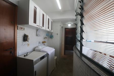 Apartamento para alugar com 280m², 4 quartos e 2 vagas Apartamento para alugar com 280m², 4 quartos e 2 vagasÁrea de Serviço