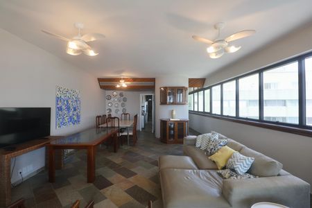 Apartamento para alugar com 280m², 4 quartos e 2 vagas Apartamento para alugar com 280m², 4 quartos e 2 vagasSala