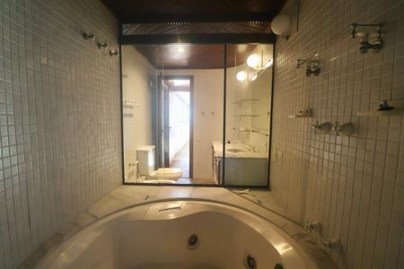 Apartamento para alugar com 280m², 4 quartos e 2 vagas Apartamento para alugar com 280m², 4 quartos e 2 vagasBanheiro Suíte