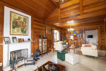 Casa de condomínio à venda com 335m², 4 quartos e 4 vagasSala