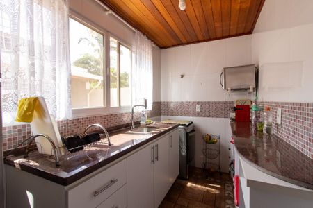 Casa de condomínio à venda com 335m², 4 quartos e 4 vagasCozinha