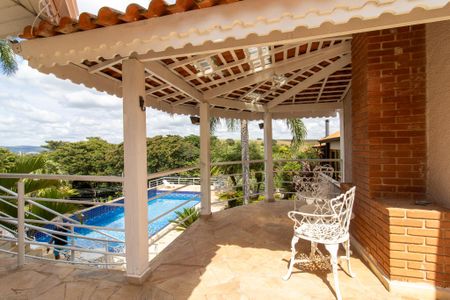 Casa de condomínio à venda com 335m², 4 quartos e 4 vagasÁrea externa