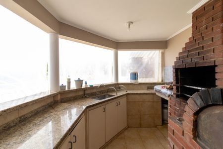 Casa de condomínio à venda com 335m², 4 quartos e 4 vagasÁrea externa