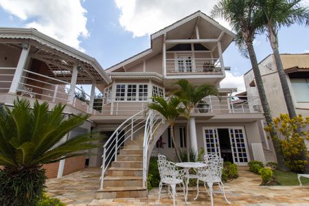 Casa de condomínio à venda com 335m², 4 quartos e 4 vagasÁrea externa