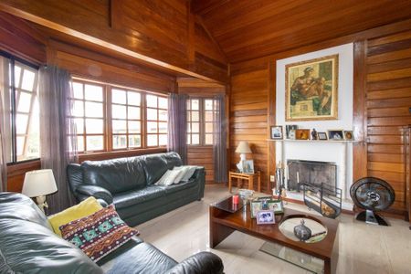 Casa de condomínio à venda com 335m², 4 quartos e 4 vagasSala