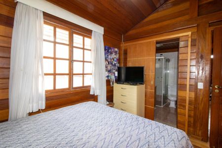 Casa de condomínio à venda com 335m², 4 quartos e 4 vagasSuite 3