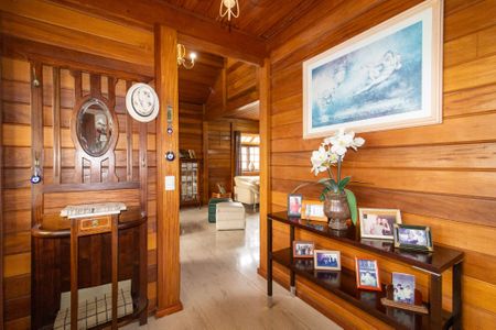 Casa de condomínio à venda com 335m², 4 quartos e 4 vagasSala