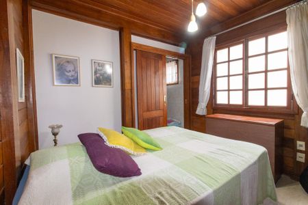 Casa de condomínio à venda com 335m², 4 quartos e 4 vagasSuite 2