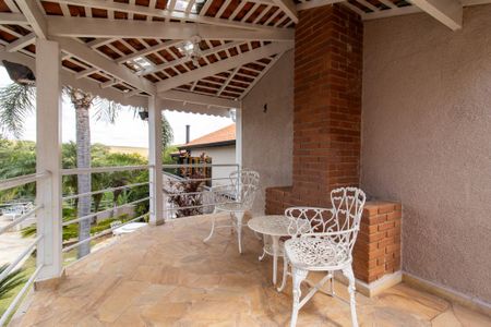 Casa de condomínio à venda com 335m², 4 quartos e 4 vagasÁrea externa