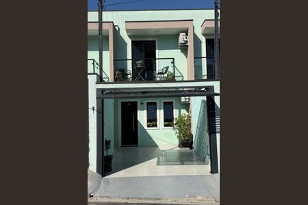 Casa à venda com 64m², 2 quartos e 1 vagaFachada