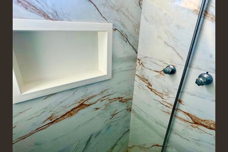 Apartamento à venda com 73m², 2 quartos e 2 vagasBanheiro 1