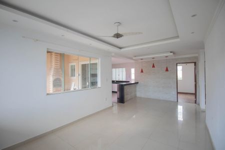 Sala de casa para alugar com 3 quartos, 120m² em Paraíso, São Gonçalo