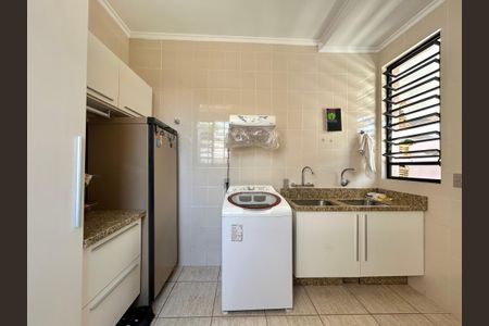 Casa para alugar com 374m², 6 quartos e 6 vagas Casa para alugar com 374m², 6 quartos e 6 vagasÁrea de Serviço