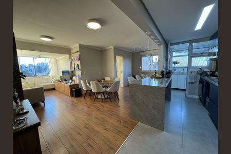 Apartamento para alugar com 81m², 2 quartos e 1 vaga Apartamento para alugar com 81m², 2 quartos e 1 vagaCozinha