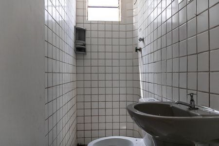 Casa para alugar com 70m², 2 quartos e 2 vagas Casa para alugar com 70m², 2 quartos e 2 vagasBanheiro