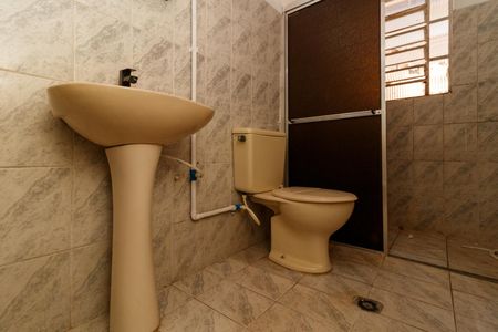 Casa para alugar com 36m², 1 quarto e sem vaga Casa para alugar com 36m², 1 quarto e sem vagaBanheiro