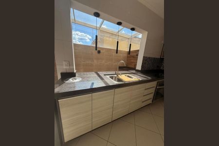 Casa de condomínio para alugar com 100m², 2 quartos e 2 vagas Casa de condomínio para alugar com 100m², 2 quartos e 2 vagasCozinha