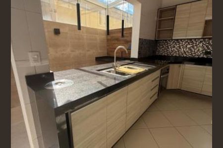 Casa de condomínio para alugar com 100m², 2 quartos e 2 vagas Casa de condomínio para alugar com 100m², 2 quartos e 2 vagasCozinha