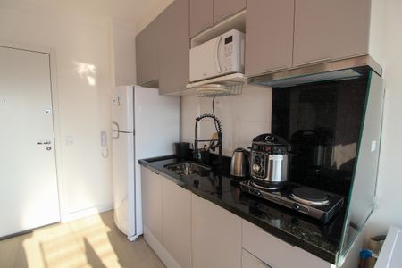 Cozinha de apartamento para alugar com 1 quarto, 25m² em Butantã, São Paulo