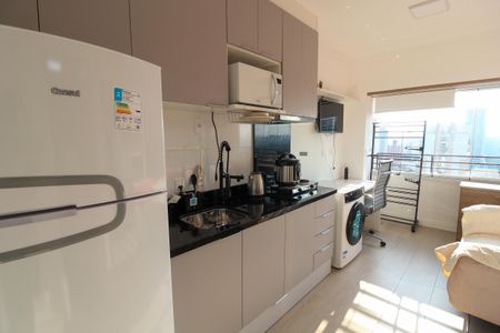 Cozinha de apartamento para alugar com 1 quarto, 25m² em Butantã, São Paulo