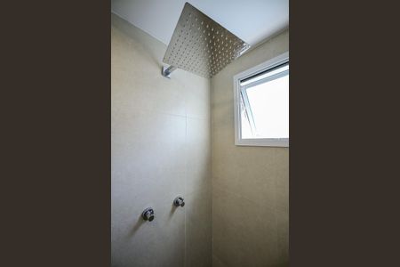 Apartamento à venda com 110m², 3 quartos e 2 vagasChuveiro do Banheiro da Suíte 2