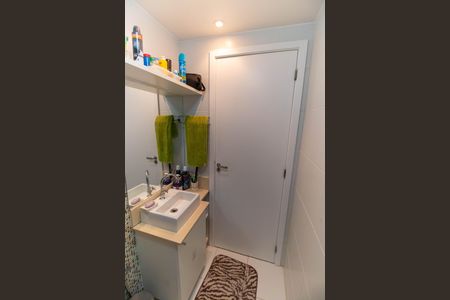 Apartamento à venda com 65m², 2 quartos e 1 vagaBanheiro Social